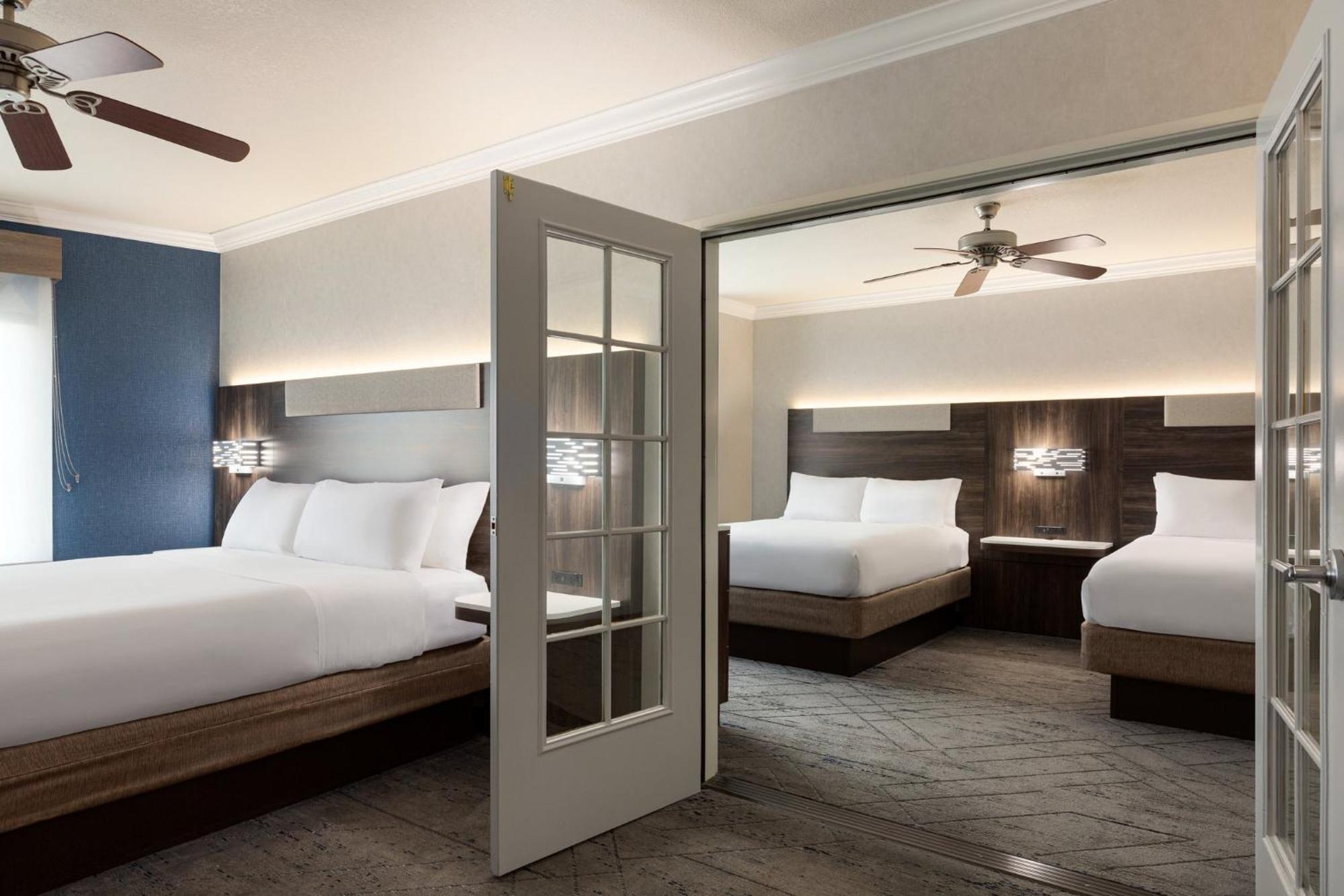 Holiday Inn Express & Suites Bakersfield Central By Ihg Exterior foto