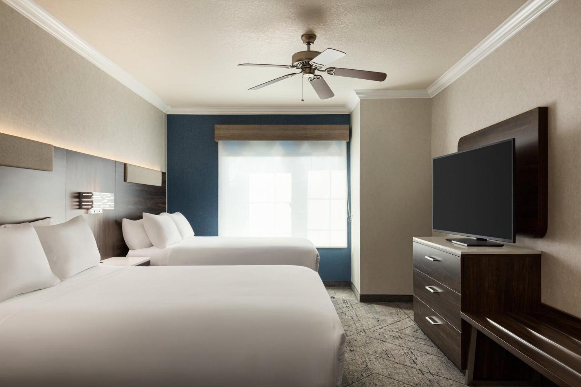 Holiday Inn Express & Suites Bakersfield Central By Ihg Exterior foto
