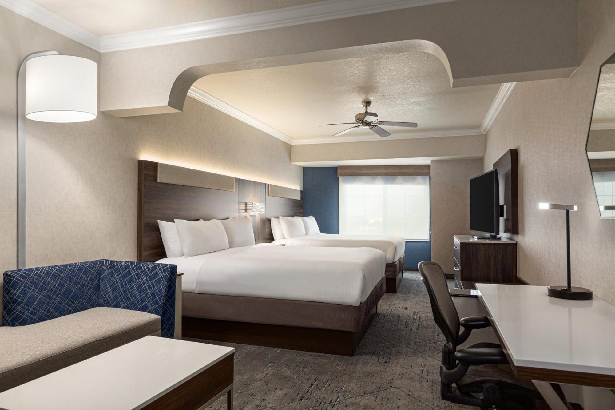 Holiday Inn Express & Suites Bakersfield Central By Ihg Exterior foto