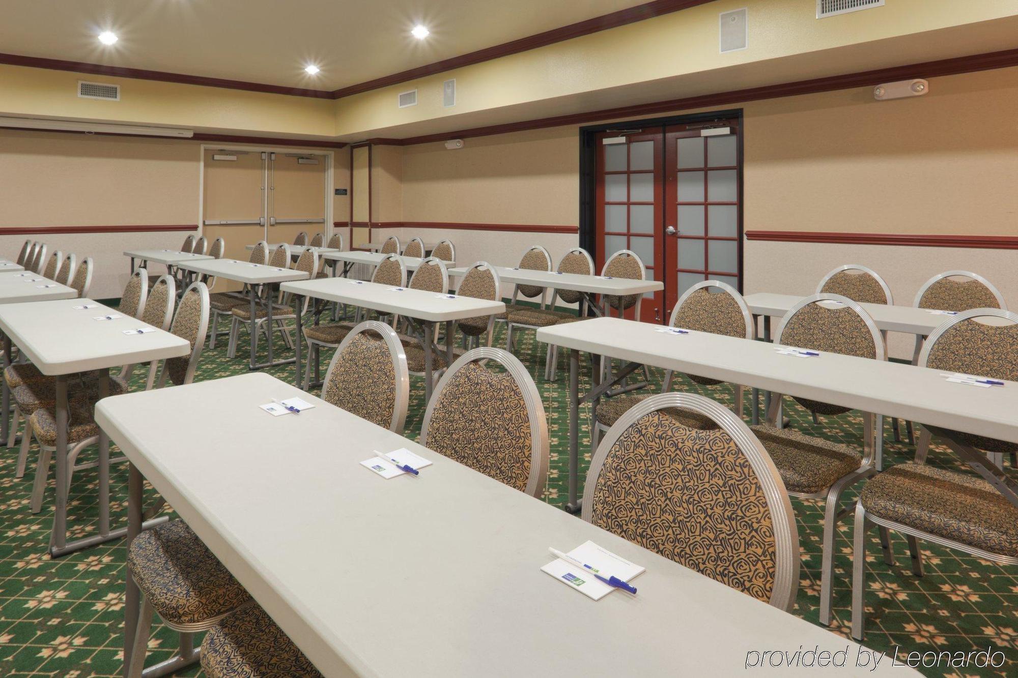 Holiday Inn Express & Suites Bakersfield Central Facilidades foto