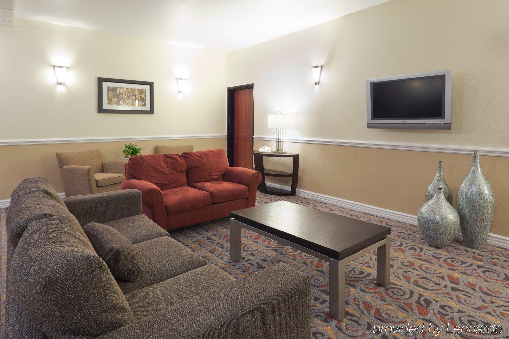 Holiday Inn Express & Suites Bakersfield Central By Ihg Habitación foto